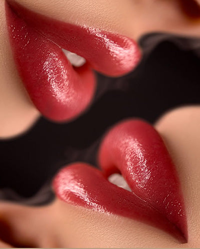 LIP BRUSH - LIP COLOURISATION